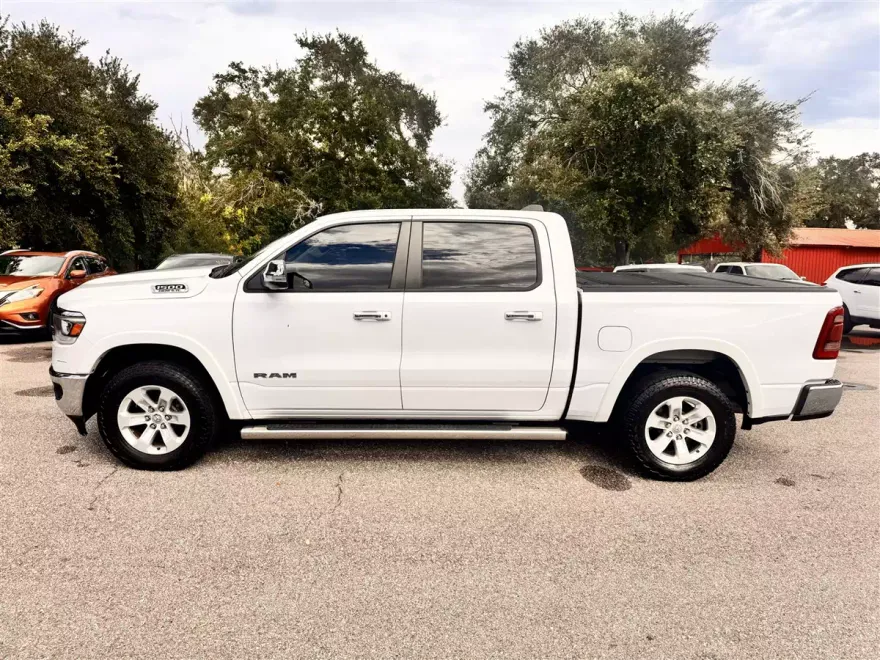 2019 Ram 1500 Laramie photo 1