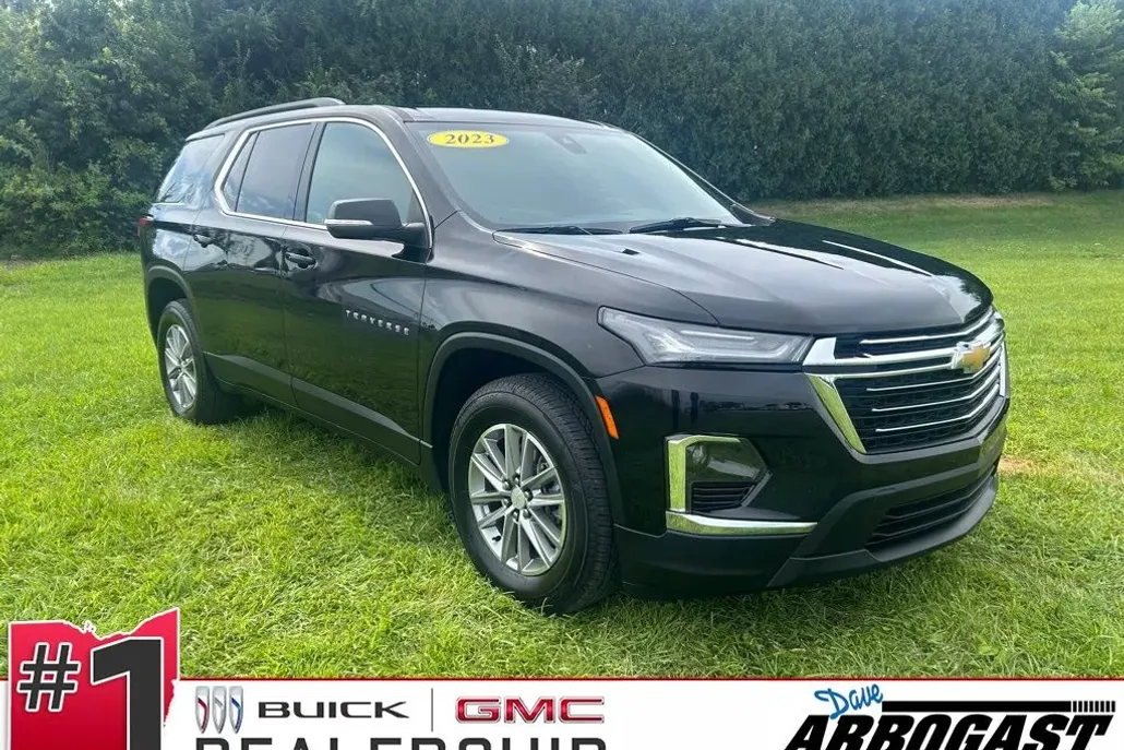 2023 Chevrolet Traverse Cloth photo 1