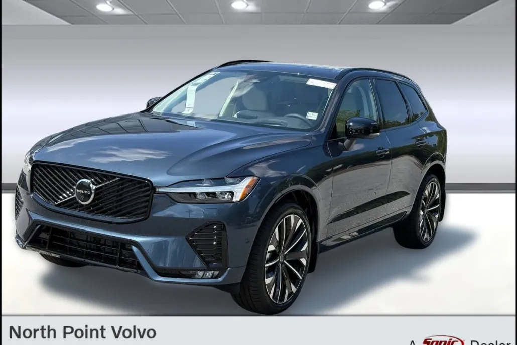 2026 Volvo XC60 B5 photo 1