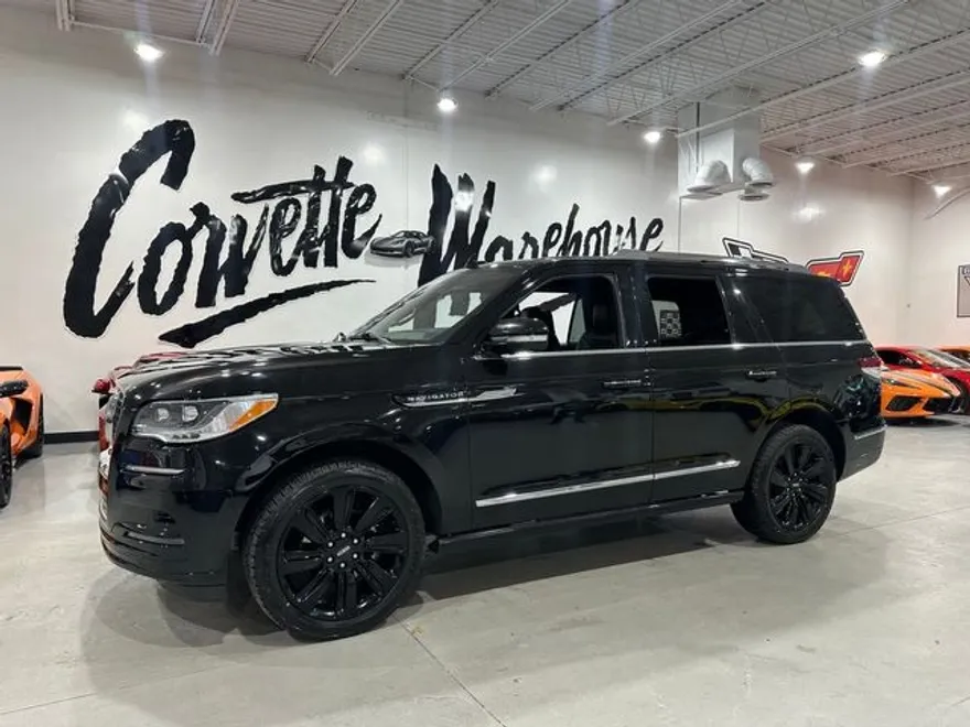 2022 Lincoln Navigator Black Label photo 1