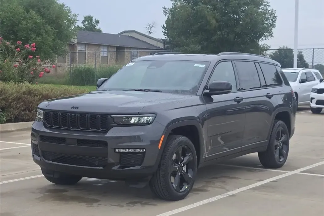 2025 Jeep Grand Cherokee Limited photo 1