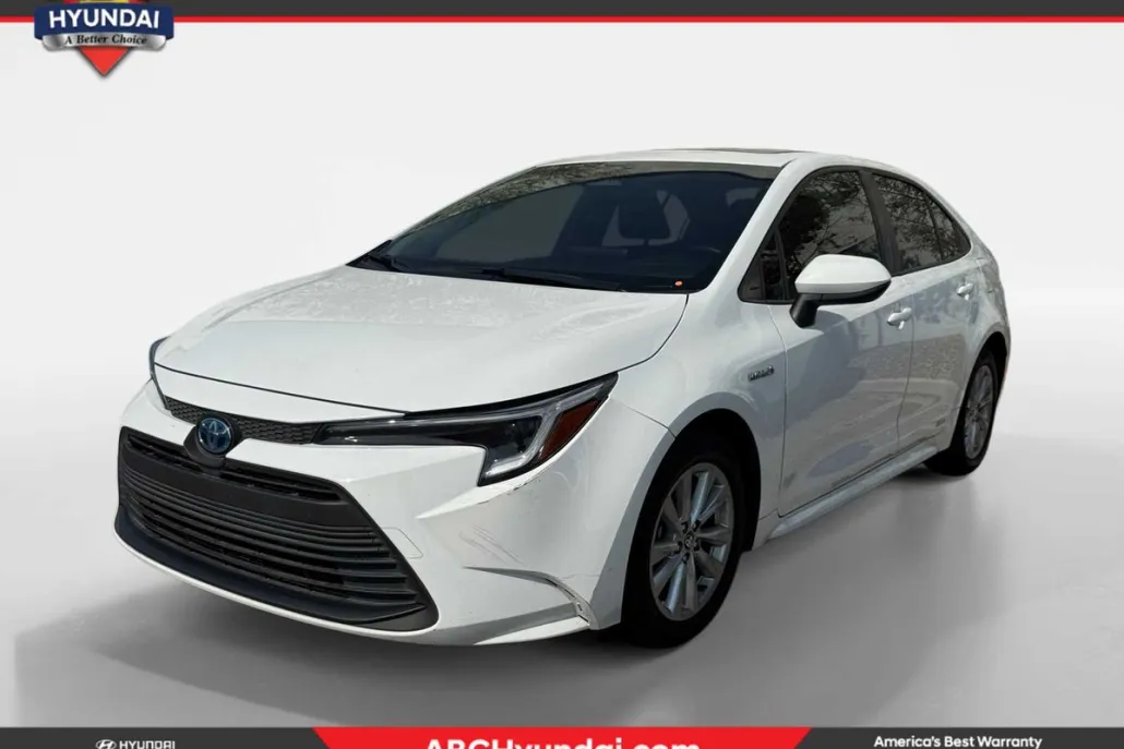 2023 Toyota Corolla Hybrid LE photo 1