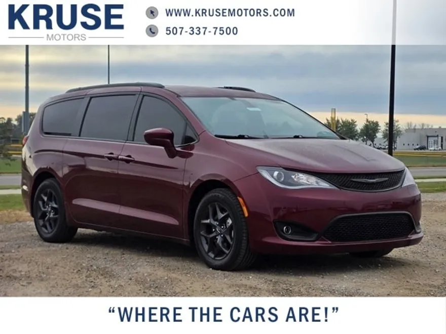 2018 Chrysler Pacifica Touring Plus photo 1