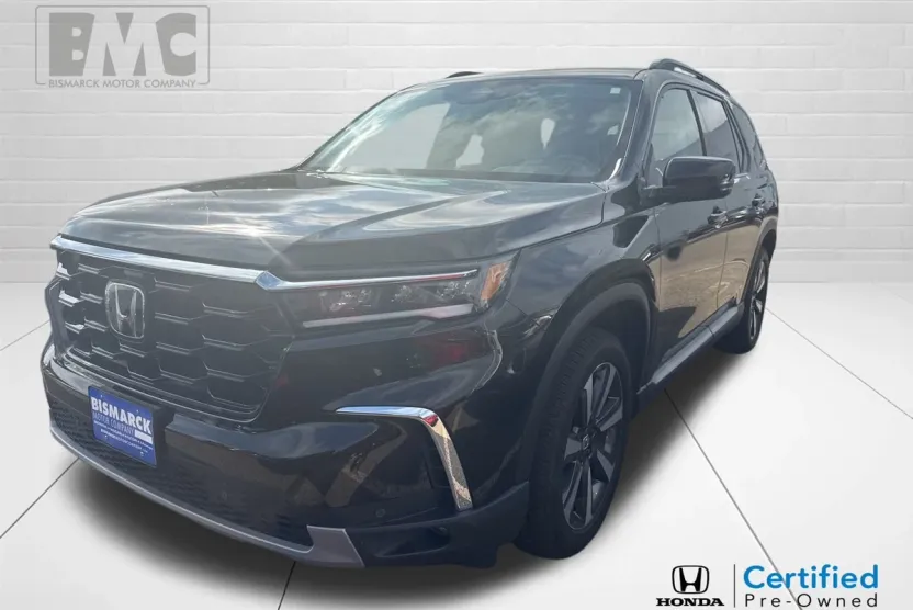 2024 Honda Pilot Touring photo 1