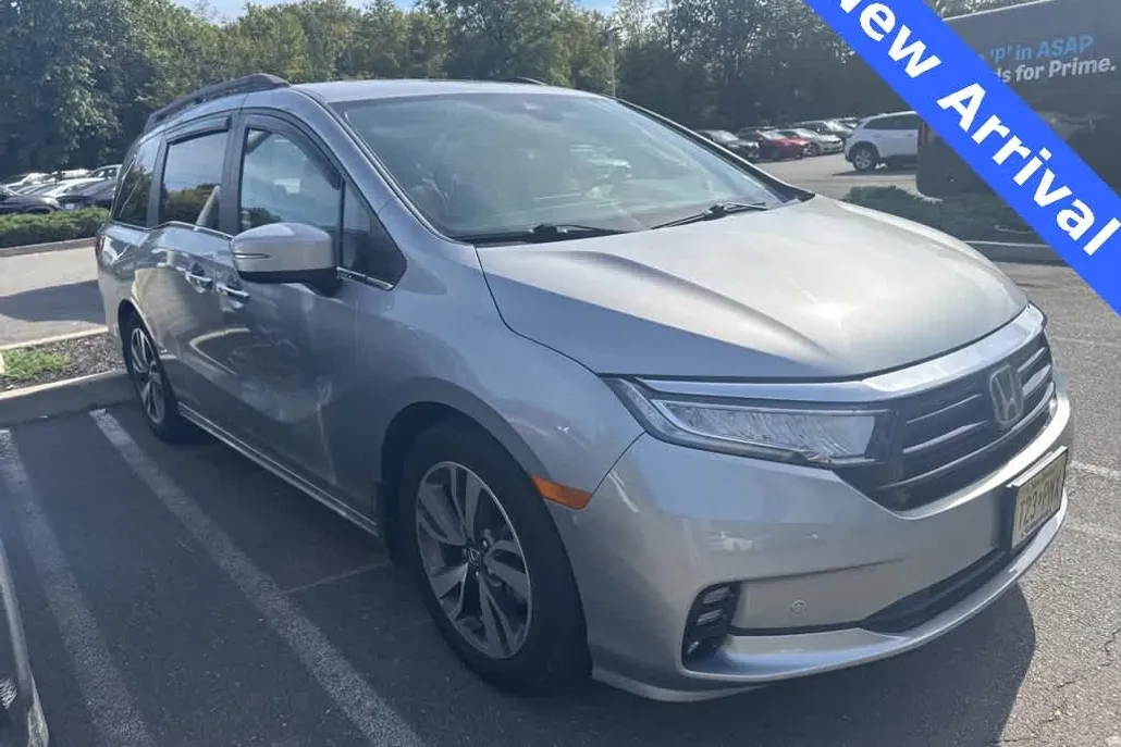 2022 Honda Odyssey Touring photo 1