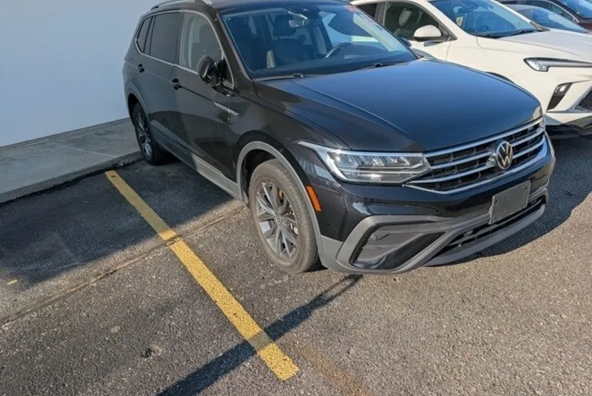 2022 Volkswagen Tiguan SE photo 1