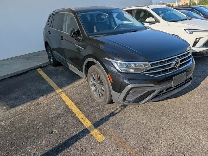 2022 Volkswagen Tiguan SE photo 1
