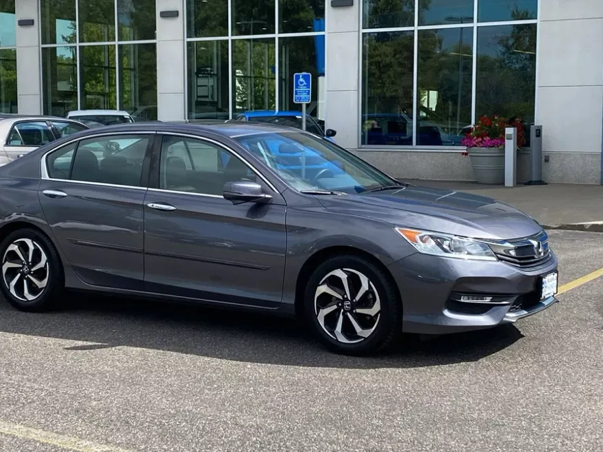 2017 Honda Accord EX-L photo 1