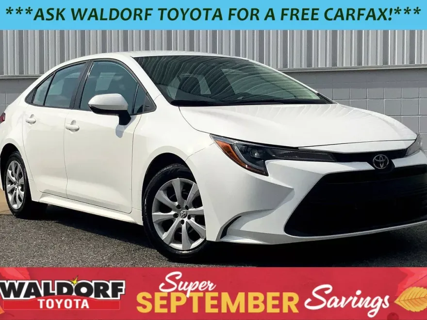2024 Toyota Corolla LE photo 1