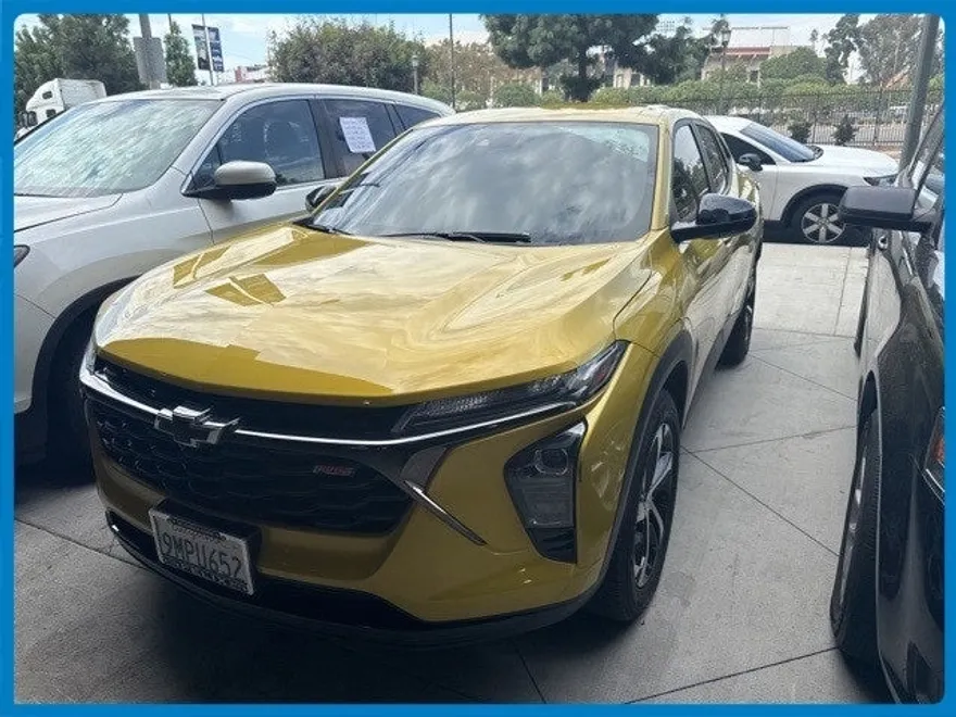 2024 Chevrolet Trax photo 1