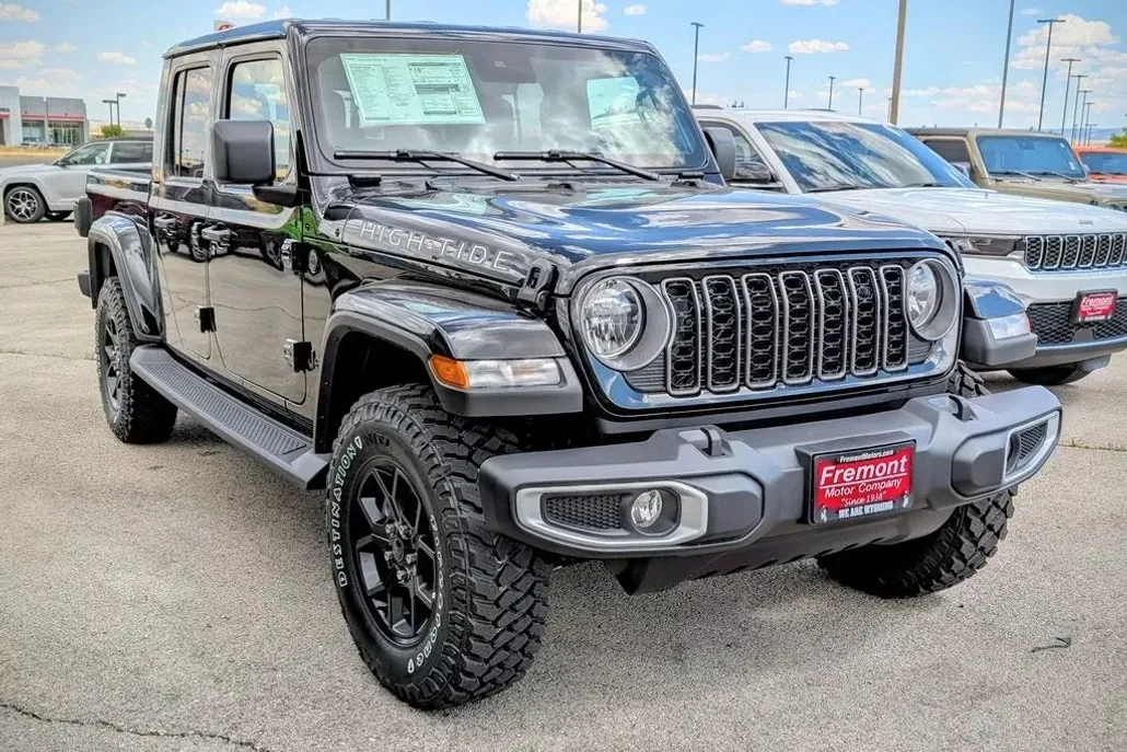 2025 Jeep Gladiator Sport photo 1