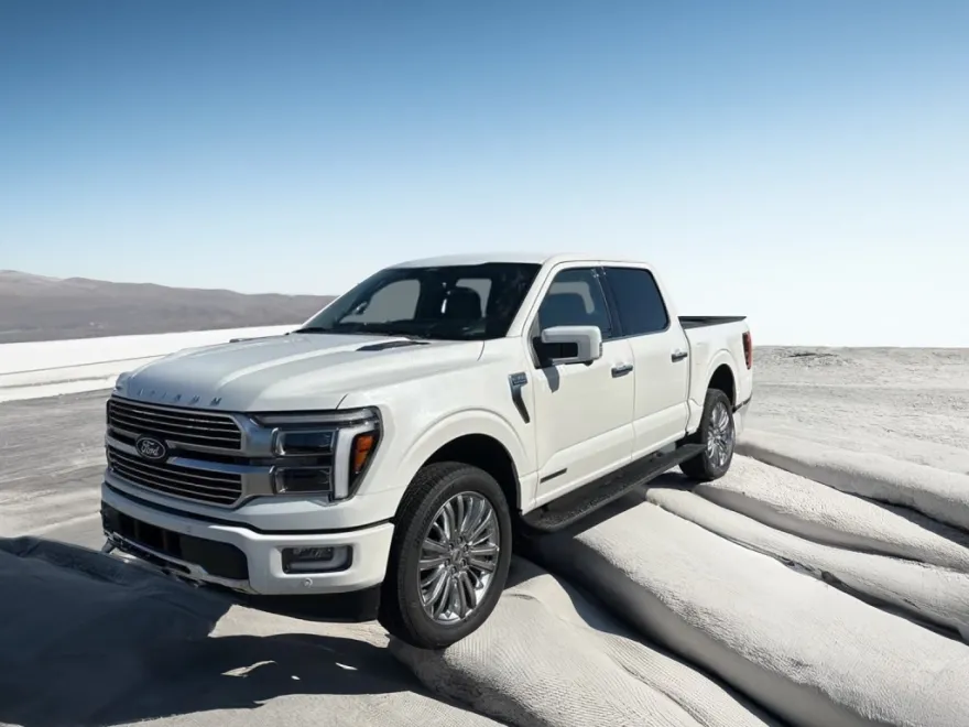 2025 Ford F-150 Platinum photo 1