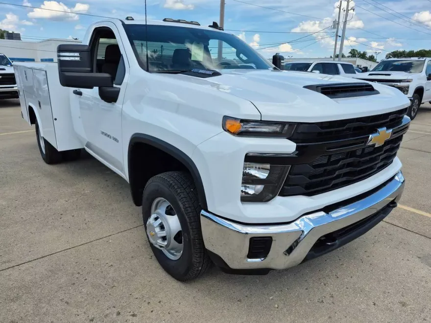 2025 Chevrolet Silverado 3500HD Work Truck photo 1