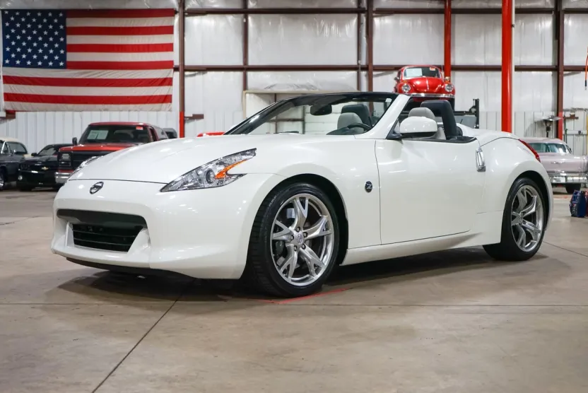 2012 Nissan 370Z Touring photo 1