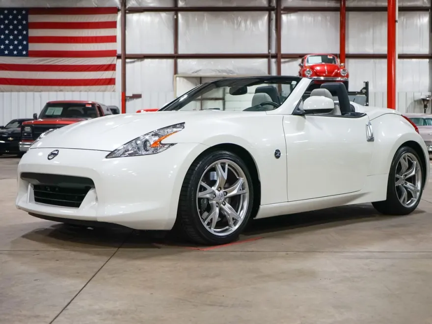 2012 Nissan 370Z Touring photo 1