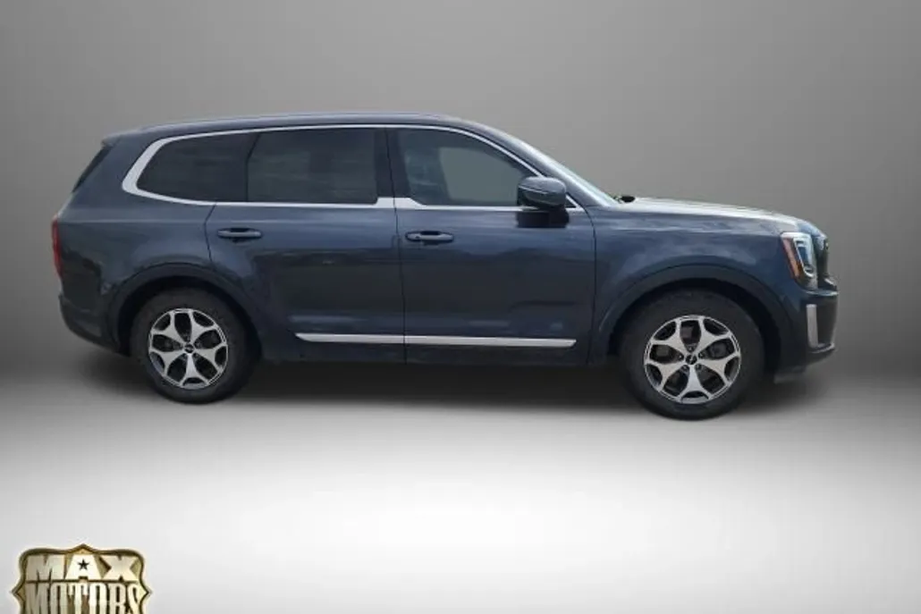 2022 Kia Telluride EX photo 1