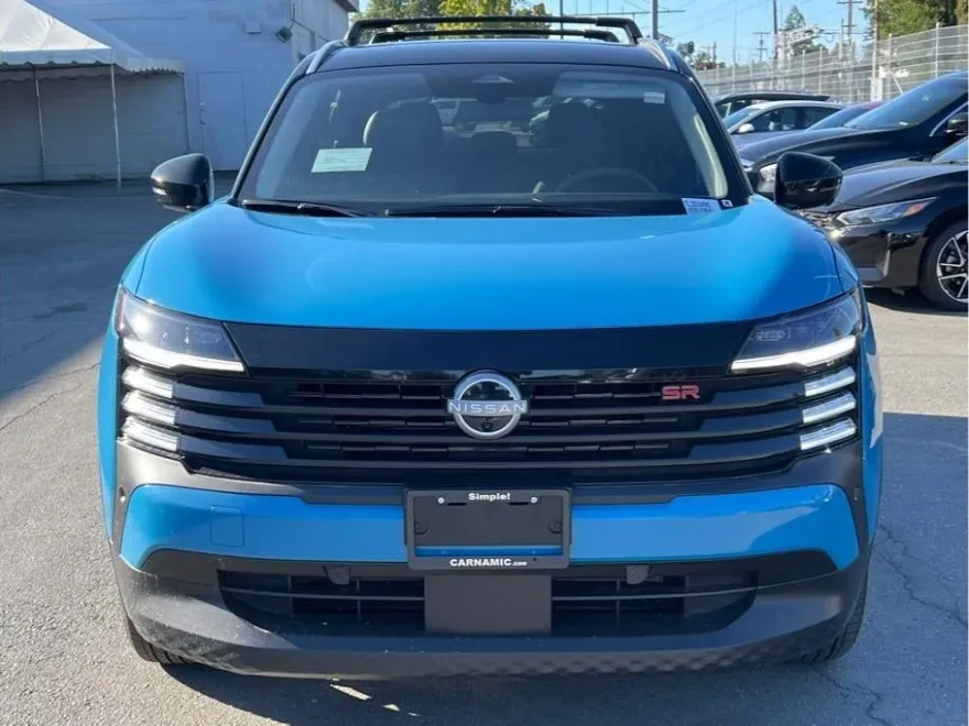 2026 Nissan Kicks SR photo 1