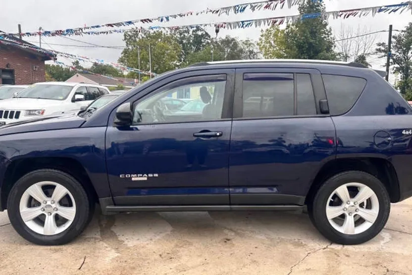 2012 Jeep Compass Latitude photo 1