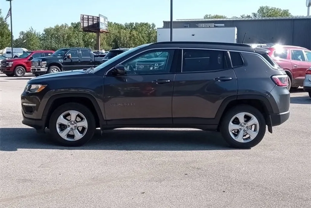 2019 Jeep Compass Latitude photo 1
