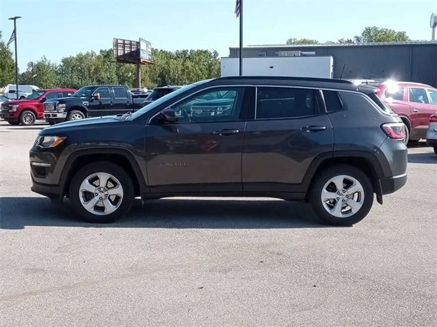 2019 Jeep Compass Latitude photo 1