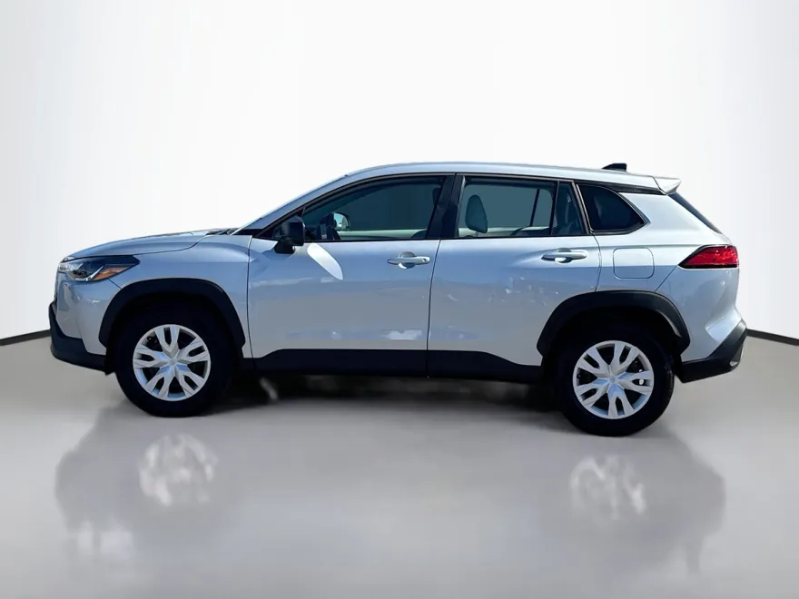2024 Toyota Corolla Cross L photo 1