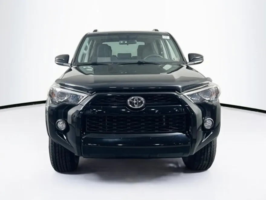 2019 Toyota 4Runner SR5 photo 1