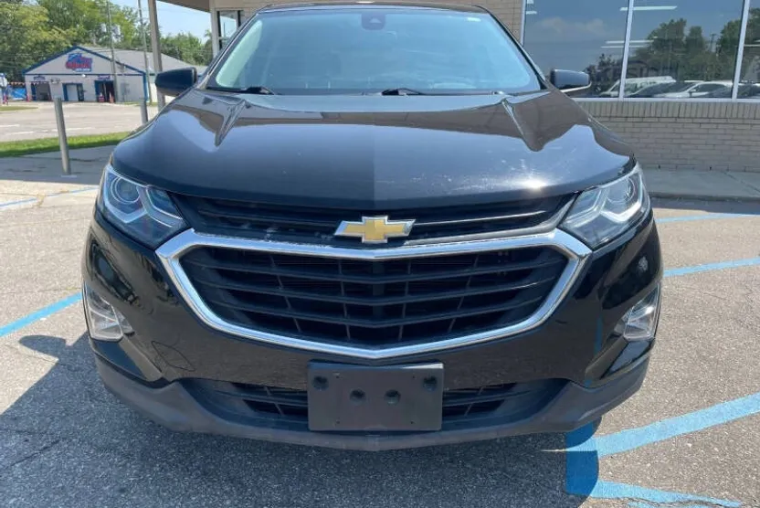 2020 Chevrolet Equinox LT photo 1