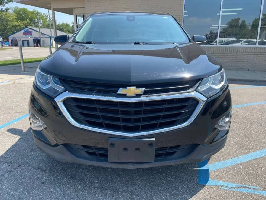 2020 Chevrolet Equinox LT photo 1