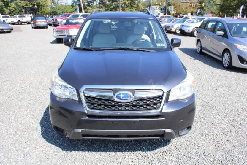 2015 Subaru Forester 2.5i Premium photo 1