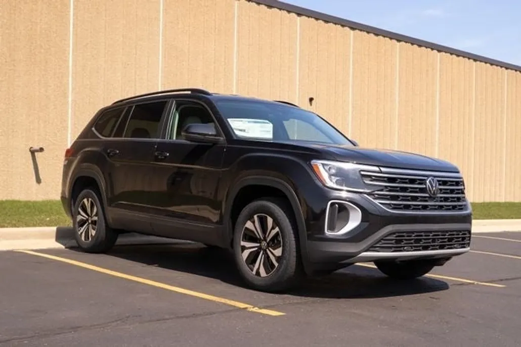 2025 Volkswagen Atlas SE photo 1