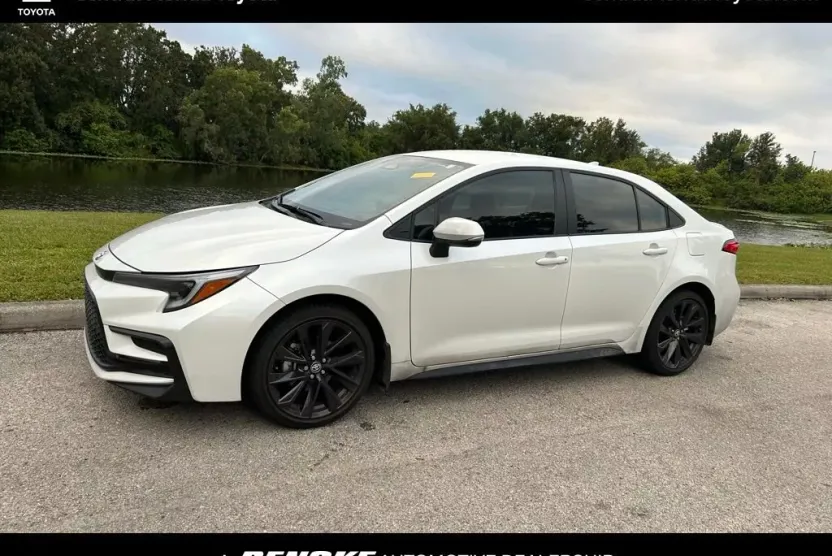 2025 Toyota Corolla SE photo 1
