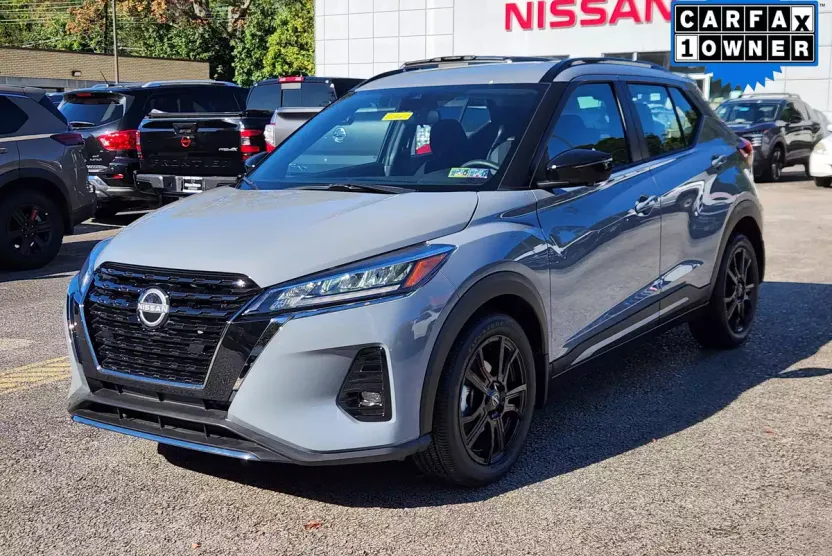 2024 Nissan Kicks SR photo 1