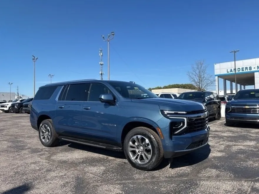 2025 Chevrolet Suburban LS photo 1