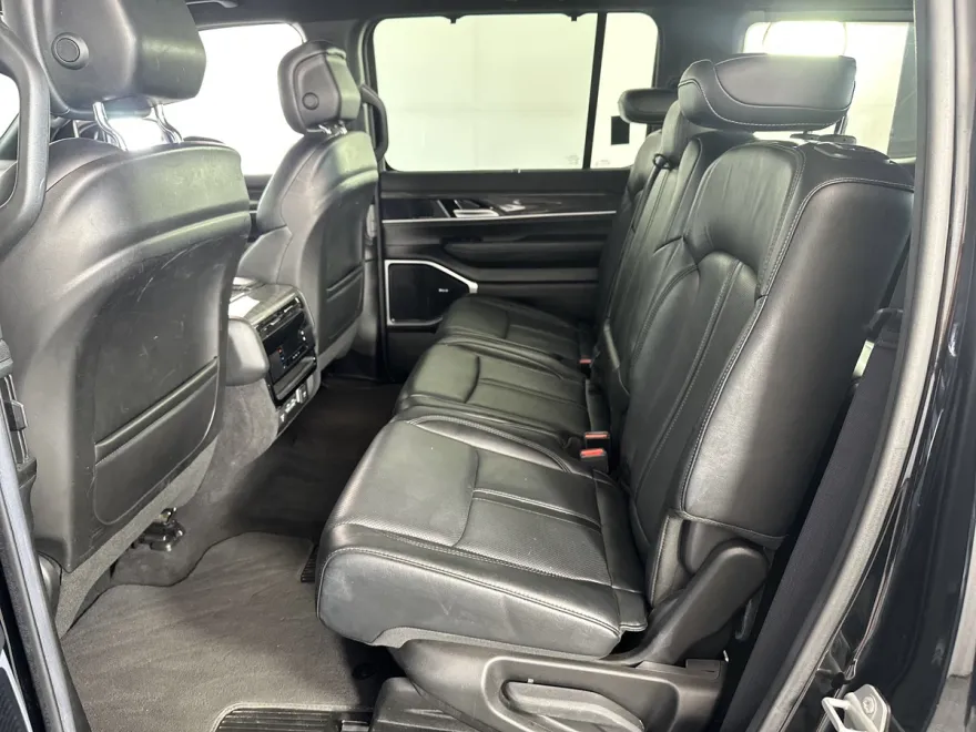 2022 Jeep Wagoneer Series III photo 1