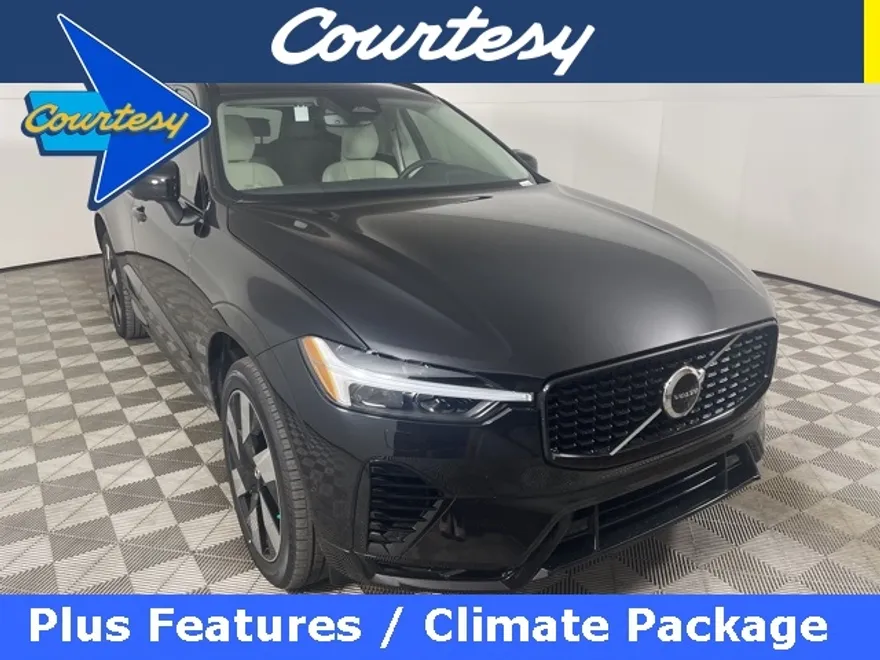 2025 Volvo XC60 T8 Plus photo 1