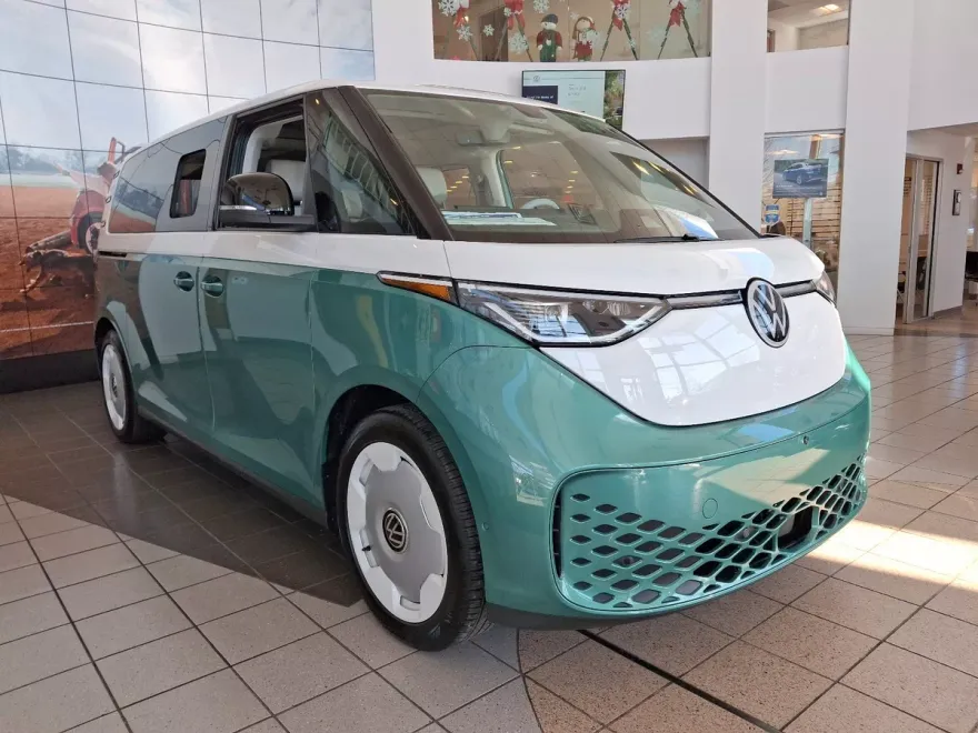 2025 Volkswagen ID. Buzz photo 1