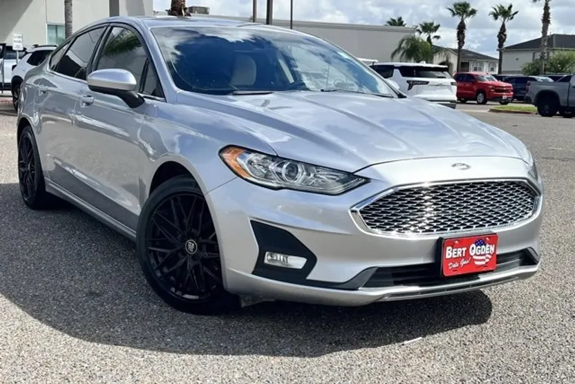 2020 Ford Fusion SE photo 1