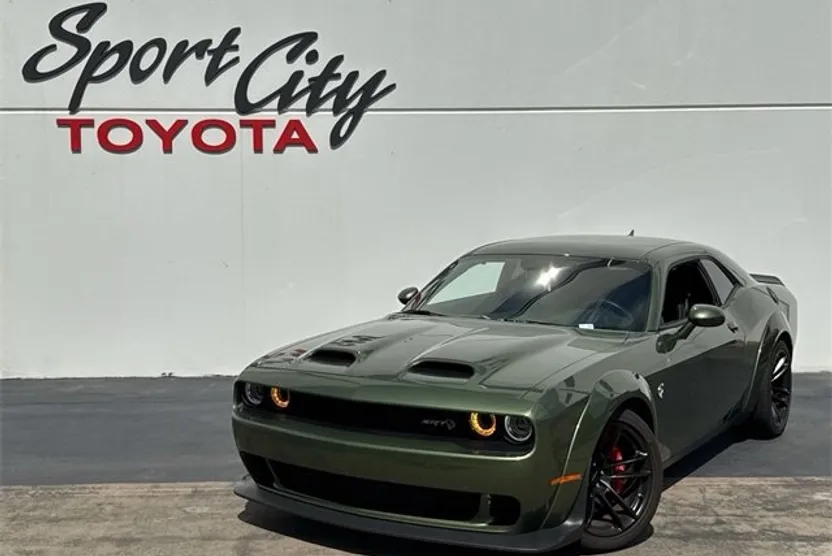 2022 Dodge Challenger SRT8 Hellcat photo 1