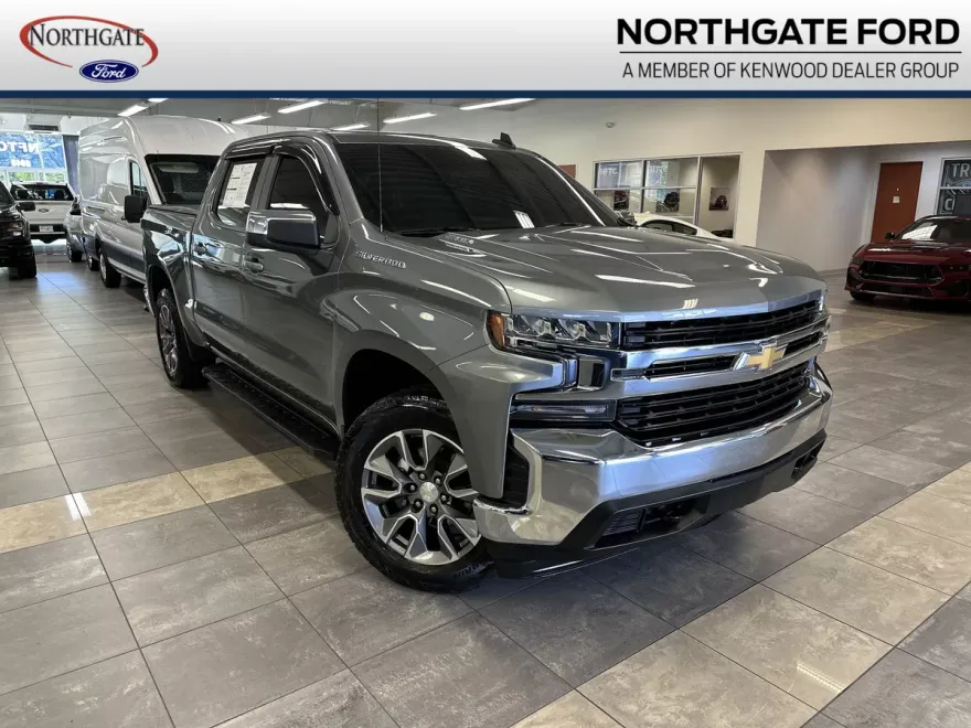 2022 Chevrolet Silverado 1500 LT photo 1