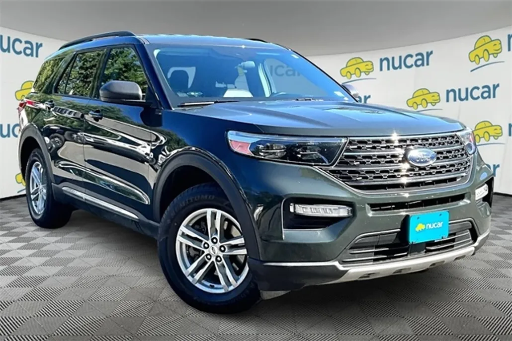 2022 Ford Explorer XLT photo 1