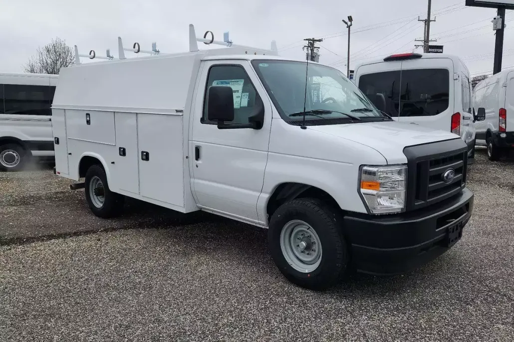 2025 Ford E-350 Base photo 1