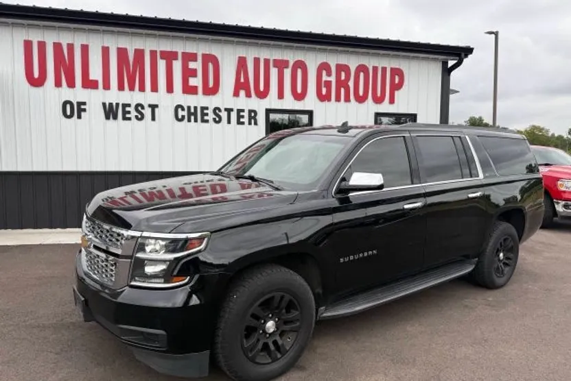 2018 Chevrolet Suburban LT photo 1