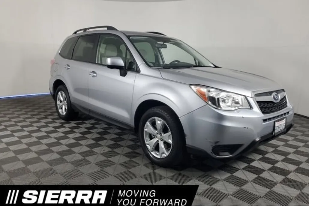 2016 Subaru Forester 2.5i Premium photo 1