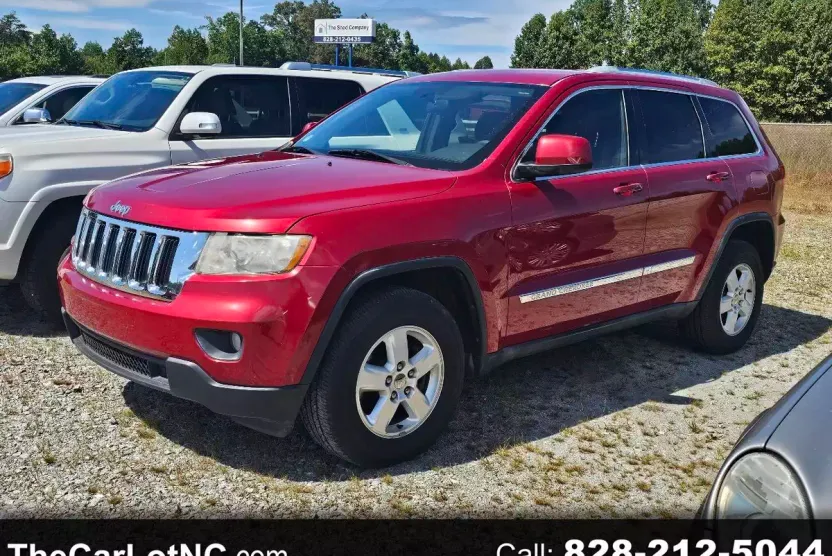 2011 Jeep Grand Cherokee Laredo photo 1