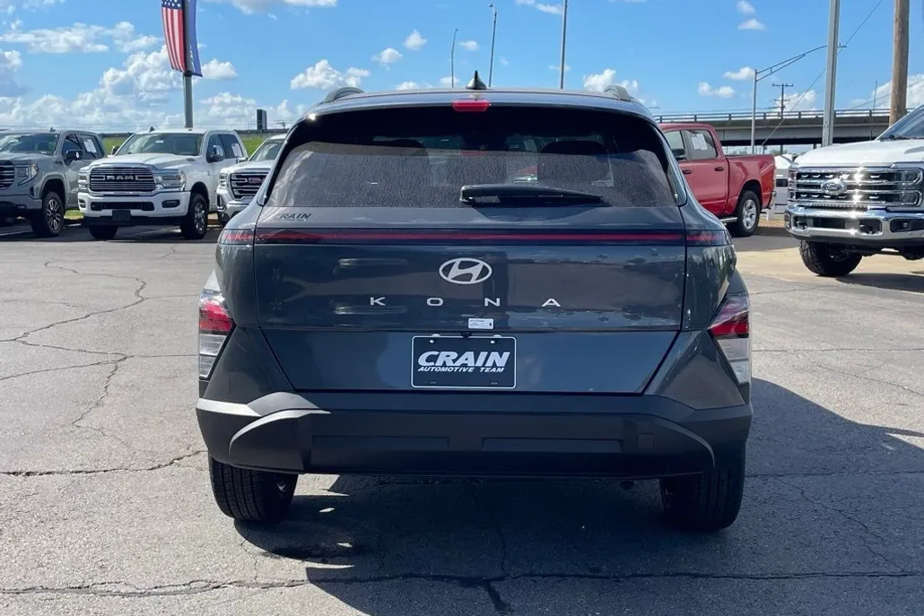 2026 Hyundai Kona SEL photo 1