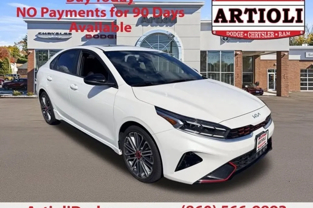 2023 Kia Forte GT photo 1