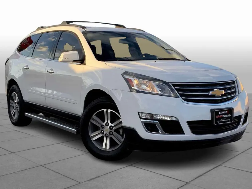 2017 Chevrolet Traverse 1LT photo 1