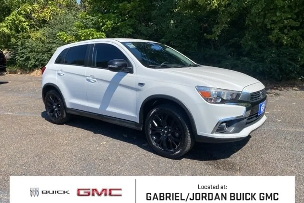 2017 Mitsubishi Outlander Sport ES photo 1
