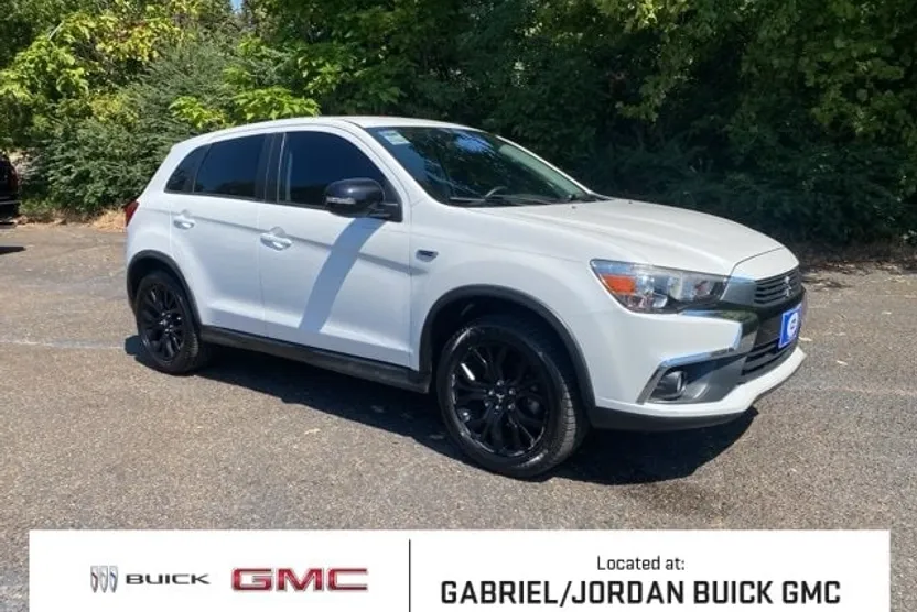 2017 Mitsubishi Outlander Sport ES photo 1