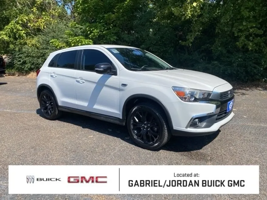 2017 Mitsubishi Outlander Sport ES photo 1